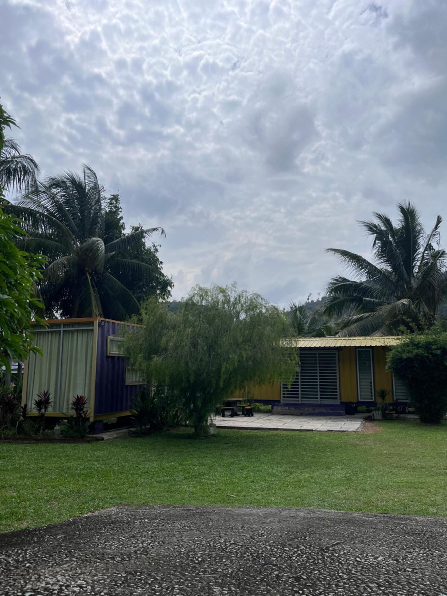 Purple Cube At Lumut Cube Homestay Kontena Luaran gambar
