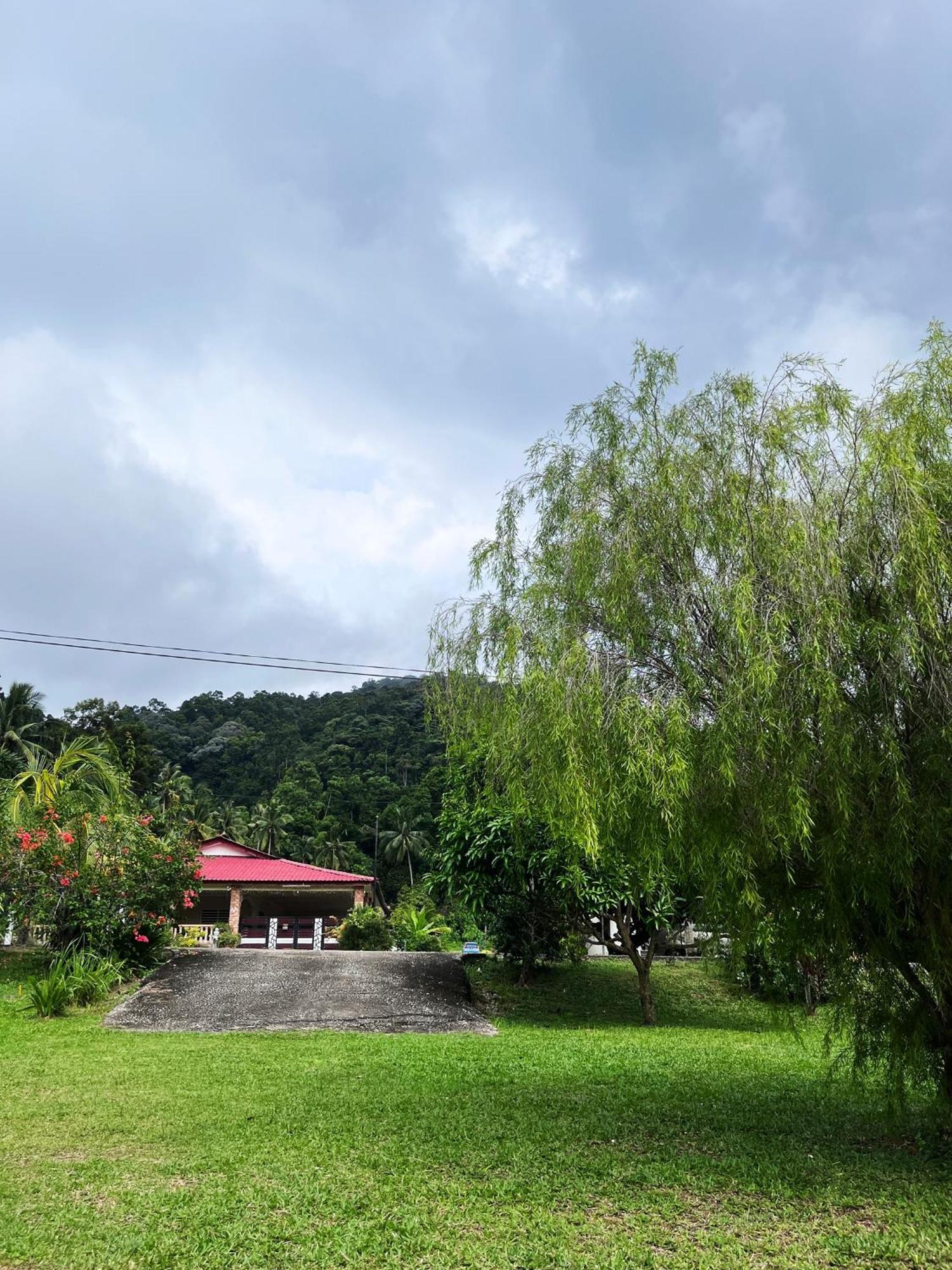 Purple Cube At Lumut Cube Homestay Kontena Luaran gambar