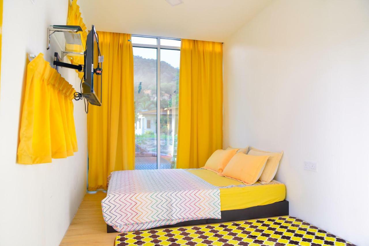 Purple Cube At Lumut Cube Homestay Kontena Luaran gambar