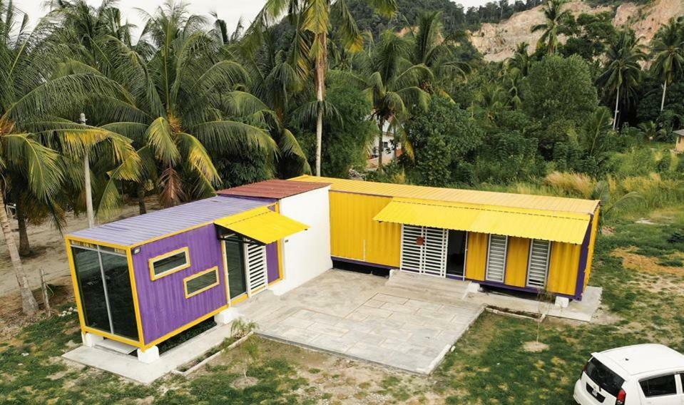 Purple Cube At Lumut Cube Homestay Kontena Luaran gambar